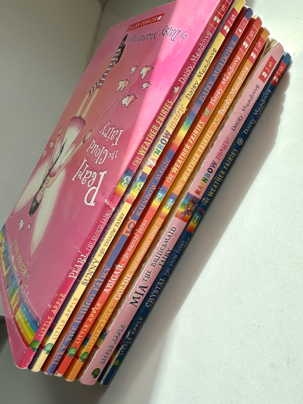 Rainbow Magic Daisy Meadows Fairy Books Lot of 7 Scholastic Little Apple - Picture 3 of 3